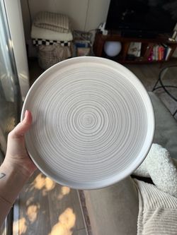 Set of 8 Threshold/Studio McGee 10.5in Dinner Plates