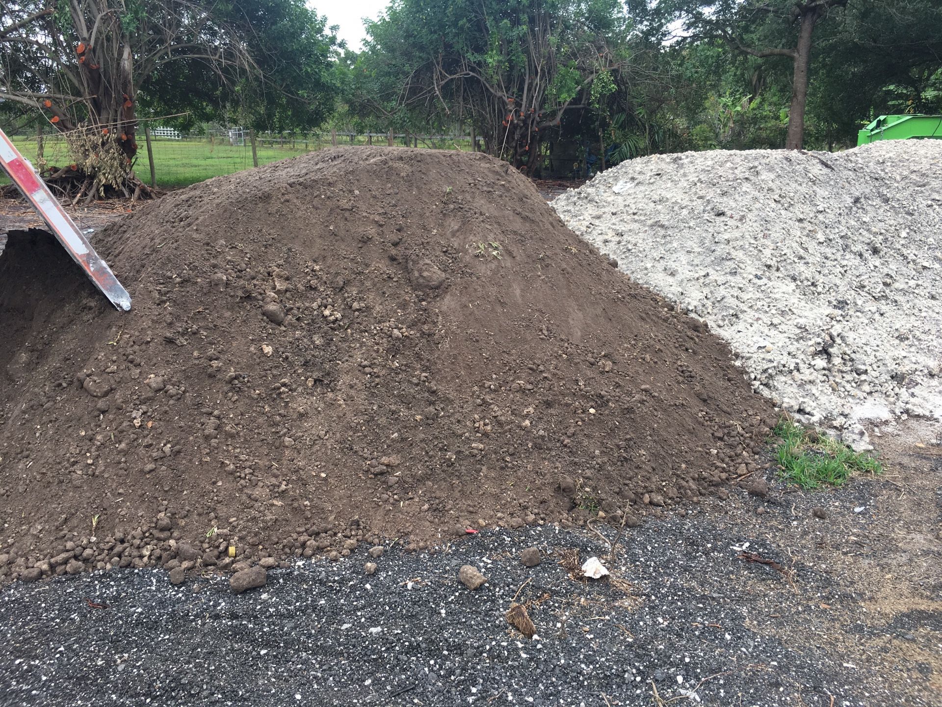 Fill dirt , Top soil, Organic Soil, 50/50, gravel 89,57,4, pavers