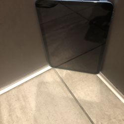 Unlocked iPad 10 64GB Wi-Fi + Cellular- Screen & Activation Locked