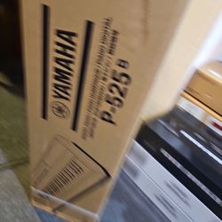 Yamaha P525B