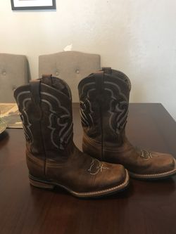 Brand New Men's AVESTRUZ / LV LOUIS VUITTON Cowboy Boots c/ Belt for Sale  in Dallas, TX - OfferUp