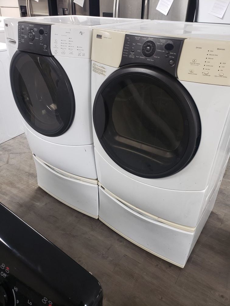 Pre Owned Kenmore Elite HE4 Frontload Washer/Dryer Set With Pedestals