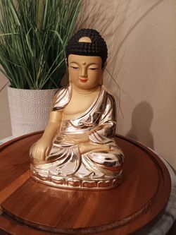8" Golden Metal Buddha, Shiny Gold Finish. Nice and Heavy