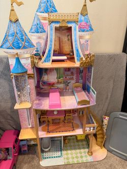 Disney Dollhouse Castle