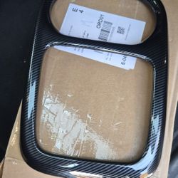 2021-2025 CHRYSLER PACIFICA CARBON FIBER CENTER CONSOLE COVER 