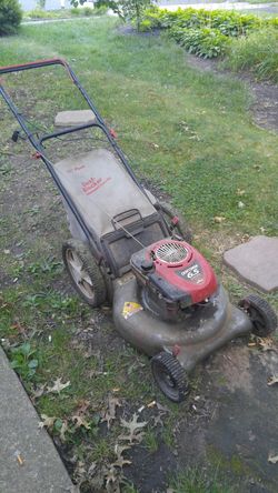 Craftsman lawn mower!! Strong engine starts right up!!