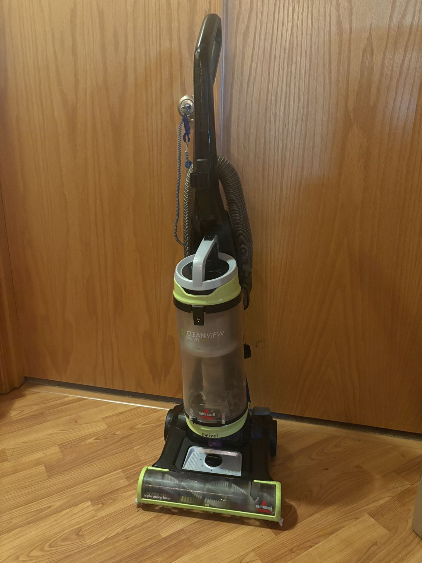 Bissell Clean View Swivel Pet, Triple Action Brush Vaccum.