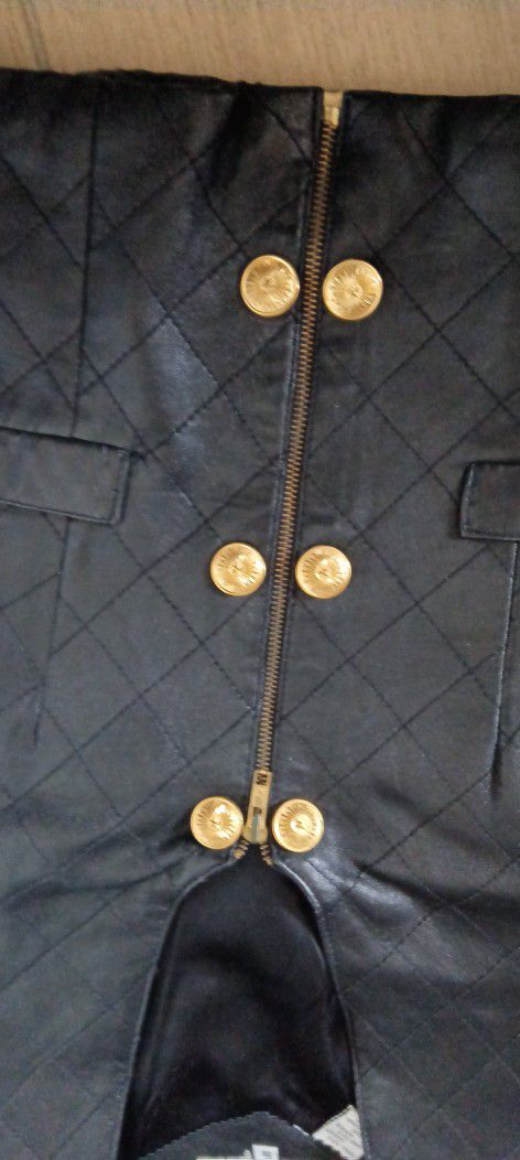 VEST SMALL SIZE BLACK WITH GOLD BUTTONS 