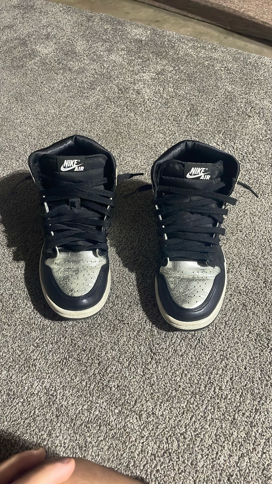 Nike Air Jordan 1 Retro High OG "Silver Toe"