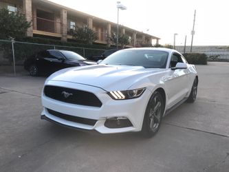 2016 Ford Mustang v6 3,444miles