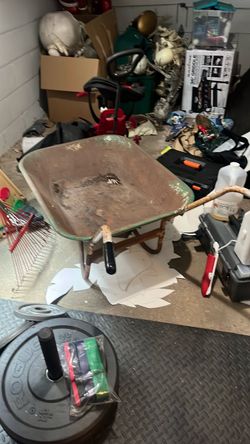 Heavy Duty Steel Wheelbarrow