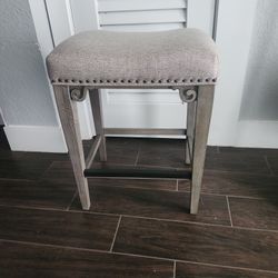 Backless Counter Height Bar Stool 