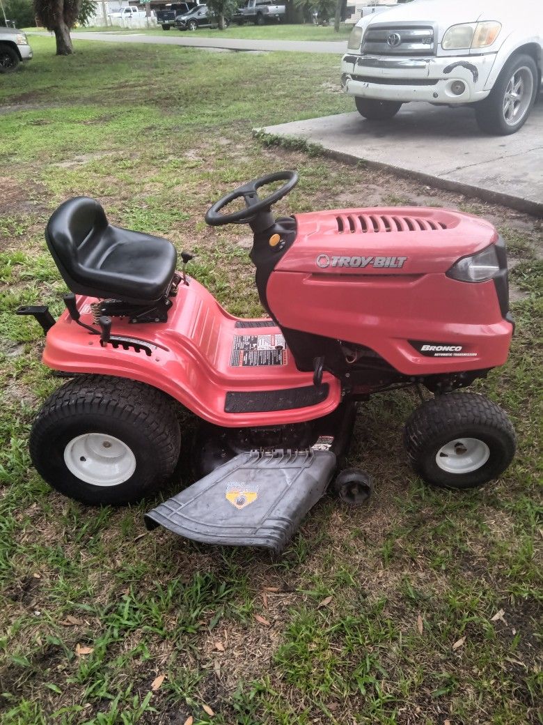 Troy Bilt Bronco 42 " 19 H/P Automatic Transmission Riding Mower