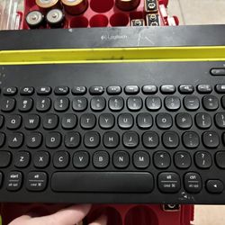 Logitech Keyboard 