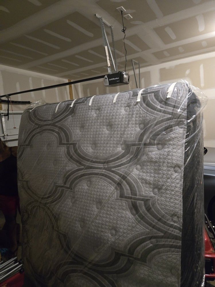King Size Pillow Top Mattress 