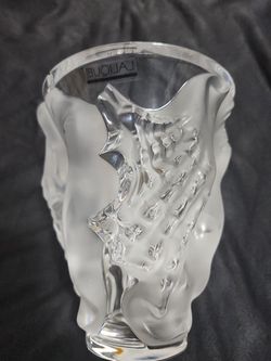 Lalique crystal frosted conch shell