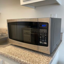 Insignia Microwave Stainless Steel