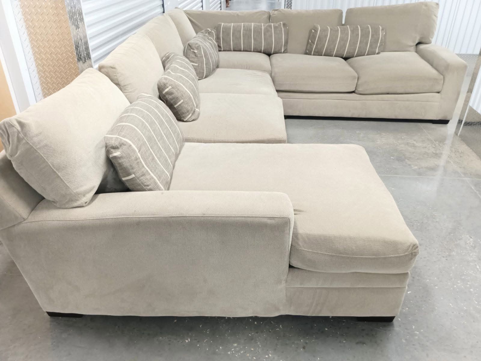 Large Sectional U Sofá