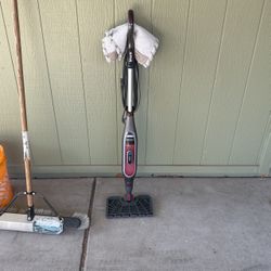 Shark Genius Floor Steamer - 2 Cleaning Pads. Works Perfect 