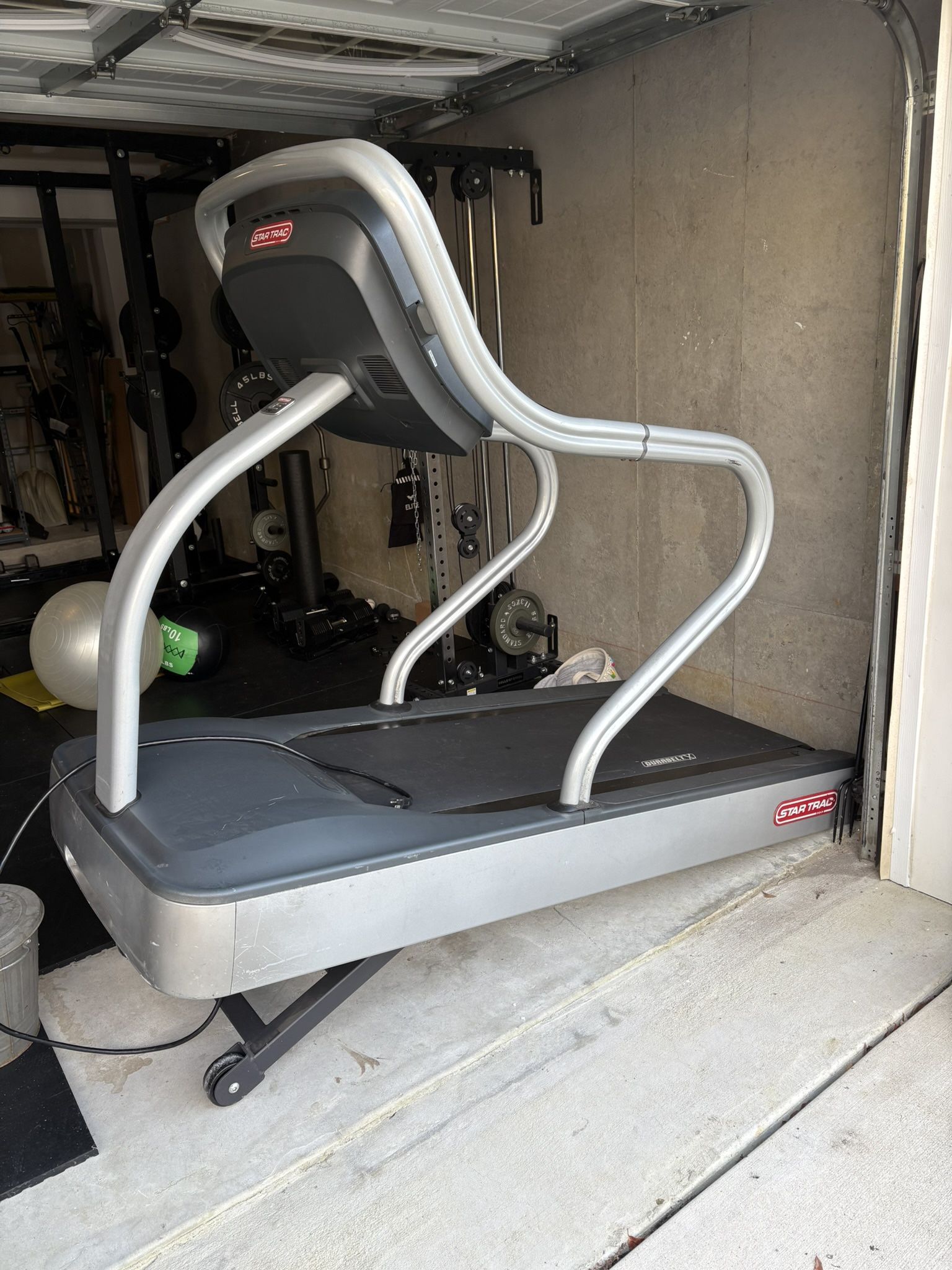 Star Trek Treadmill, Uses Normal 15W outlet 