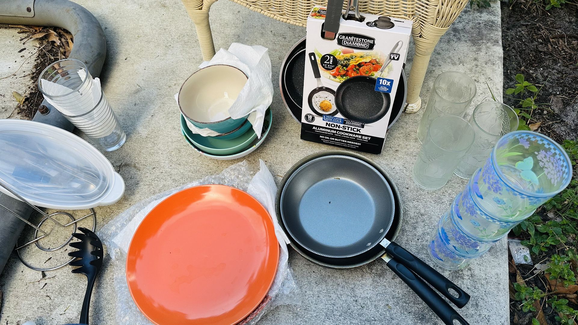 Dishes, Cups, And Utensils 