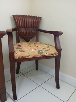 Arm chair