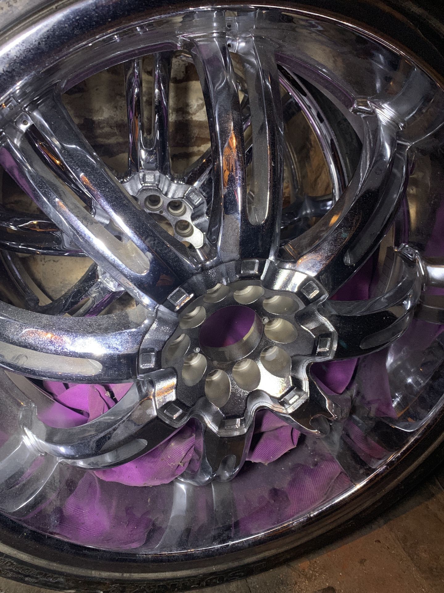 22” 5 lug universal rims brand new condition rims and tires are brand