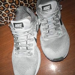 Nike shoes women Size 7.5