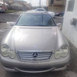 2005 Mercedes Benz C320 