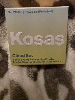 Kosas Cloud Set Powder in the shade Buttery