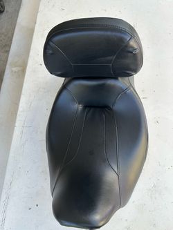 Harley Street Glide seat w/backrest