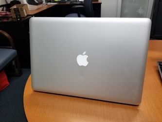 MacBook pro 15.4 inch Intel i7 Processor