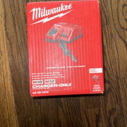 MILWAUKEE TOOL M18™ / M12™ Vehicle Charger
