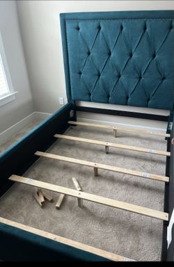 Stylish Queen Size Bed 