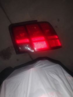 Right tail light for a Ford mustang 1999 to 2004