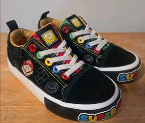 Super Mario Brothers Kids Size 1 Canvas Sneakers Shoes