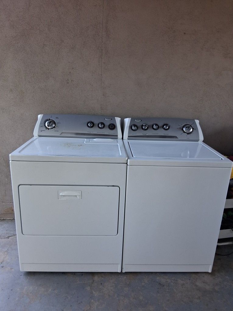 Whirlpool Washer And Dryer Electric Set
