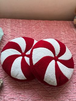 Peppermint Swirl Round Throw Pillows Set of 2