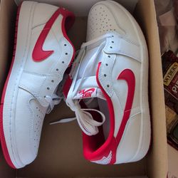 Air Jordan 1 retro low og size 12.5