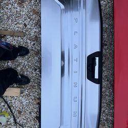 Ford F150 Platinum Tailgate 