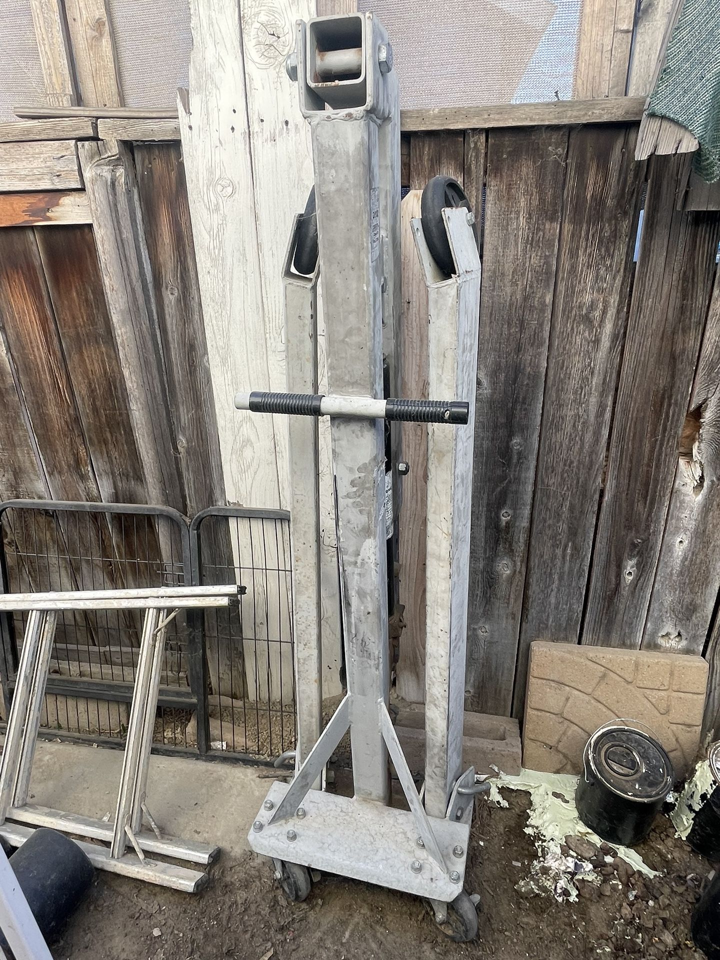 OTC Stinger 1 Ton Capacity Folding Engine Crane for Sale in Fontana, CA