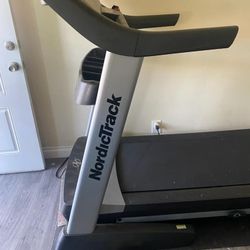 Nordictrack 1750 Commercial Treadmill