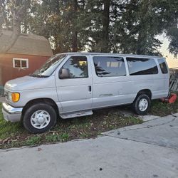 2007 F-350 15 Passenger Van