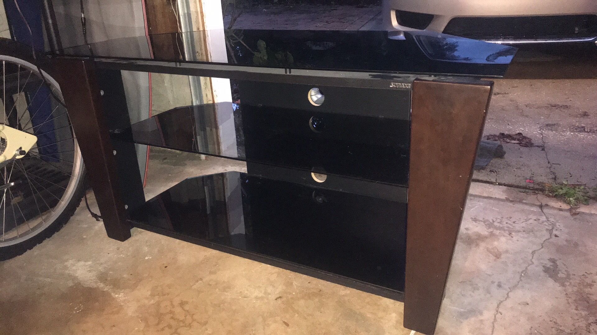 Sonaxi TV Stand