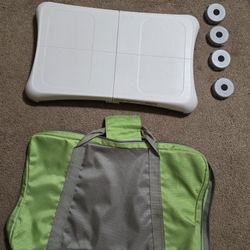 Wii FIT BALANCE BOARD LIKE NEW CONDITION 