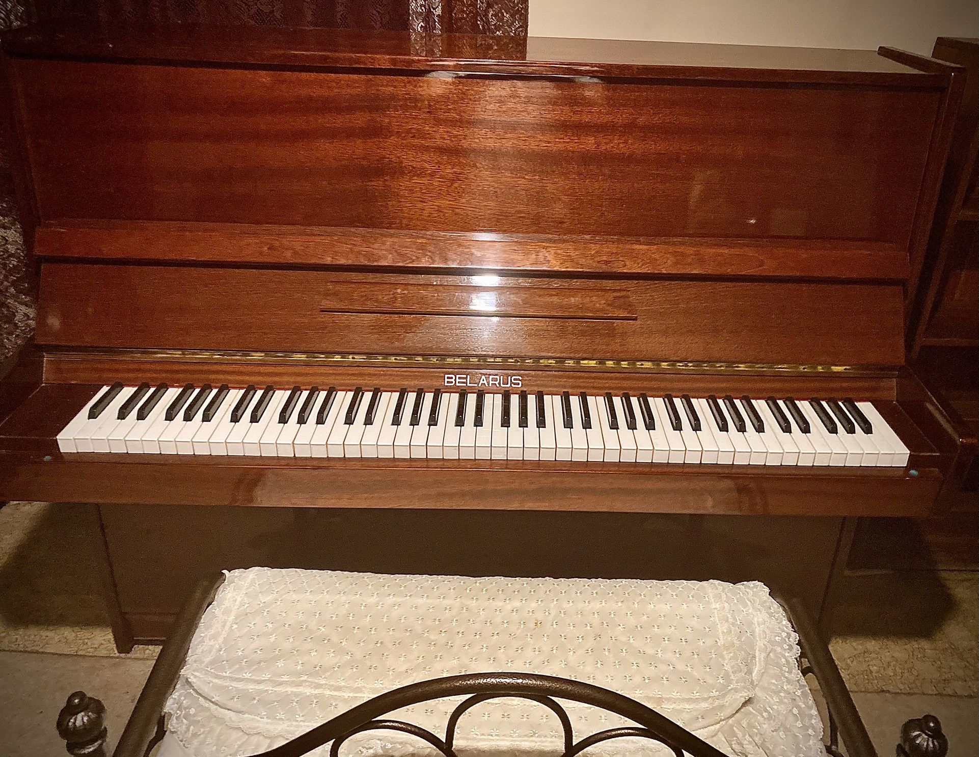 BELARUS PIANO W/ Free Piano Bench