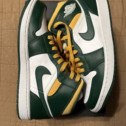 Air Jordan 1 Mid 9.5