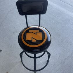 Northern Tool Shop Chair. (Doesn’t Lift)