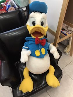 Donald Duck Disney. LARGE size. Over 18 inches long