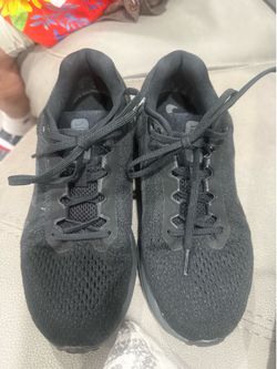 Women’s black Nikes sizes 8.5